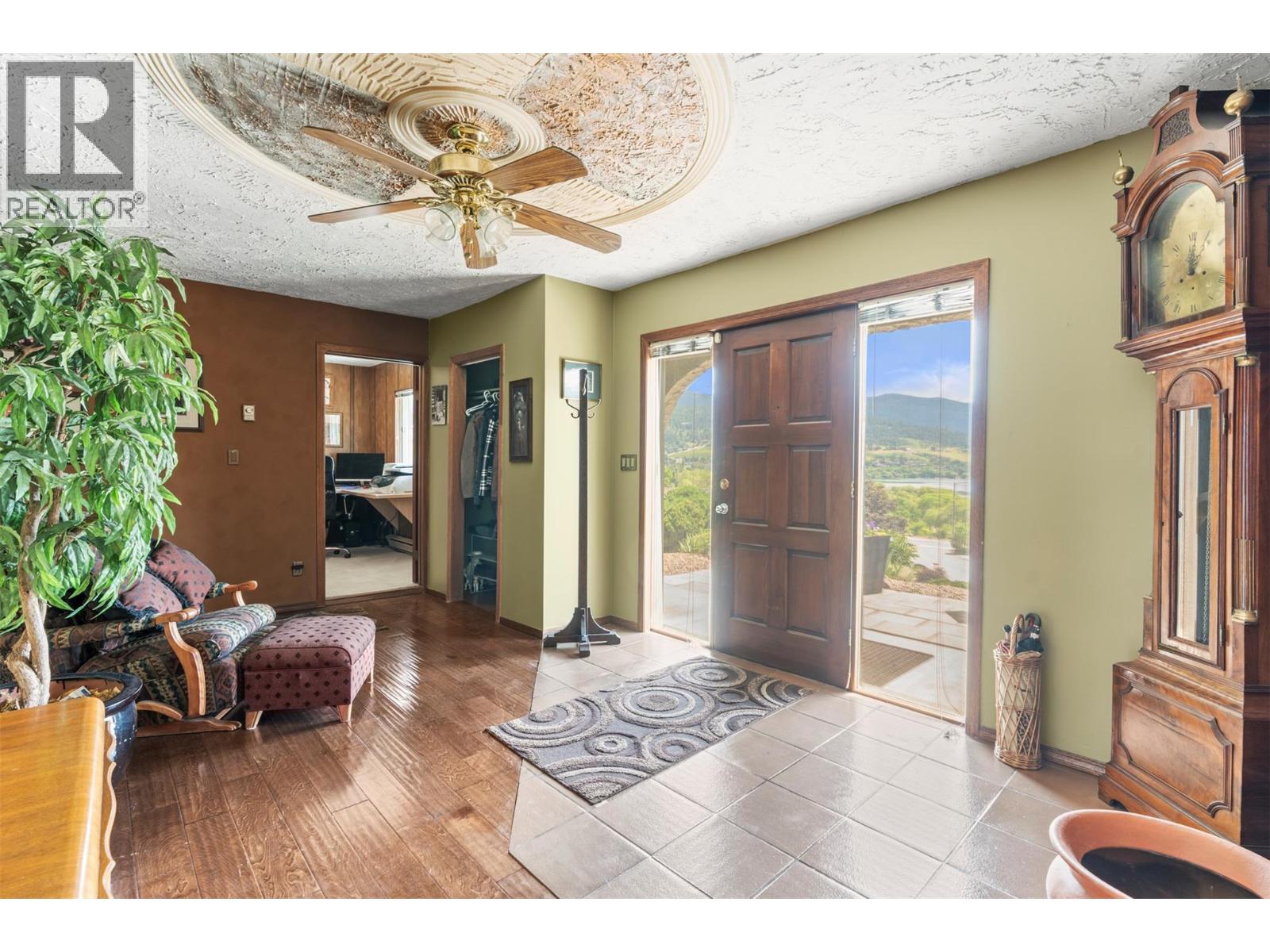 9015 Russet Drive, Coldstream, British Columbia  V1B 2B7 - Photo 5 - 10390919