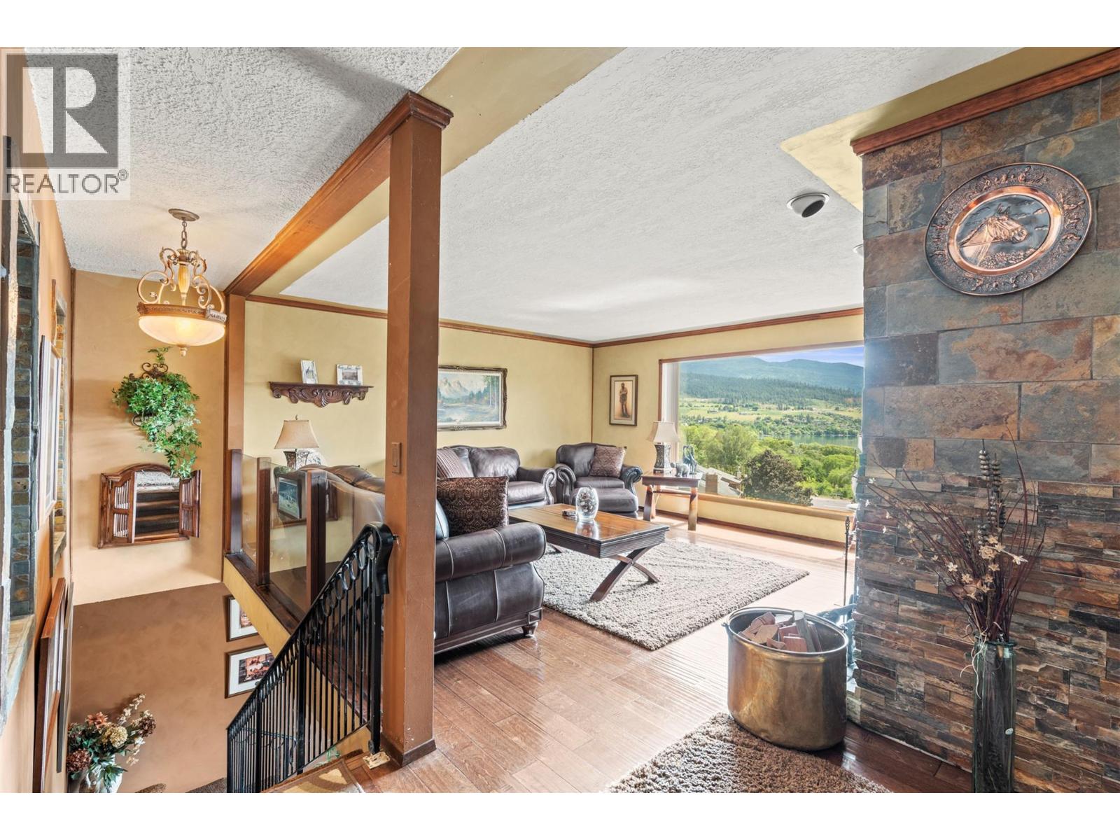9015 Russet Drive, Coldstream, British Columbia  V1B 2B7 - Photo 6 - 10390919