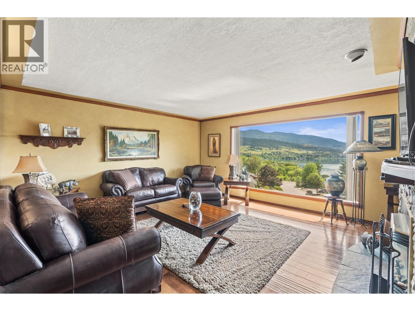 9015 Russet Drive, Coldstream, British Columbia  V1B 2B7 - Photo 8 - 10390919