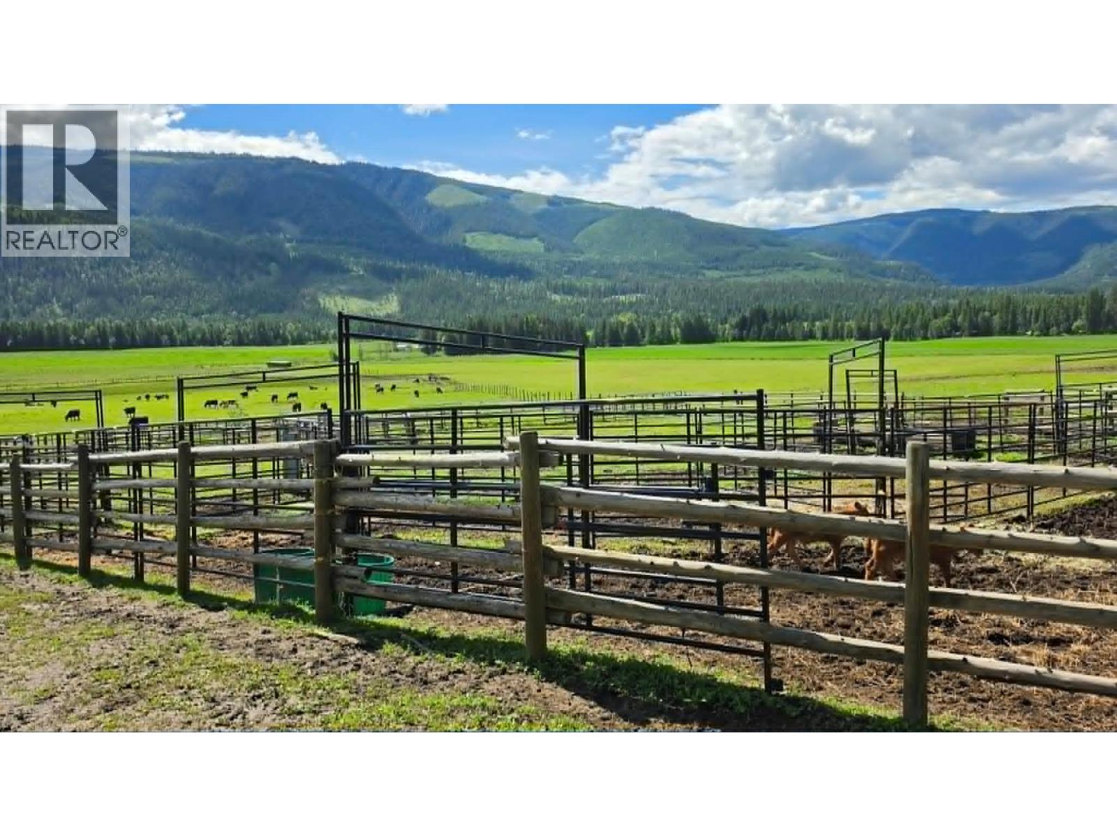 33 Lang Road, Cherryville, British Columbia  V0E 2G3 - Photo 2 - 10391252
