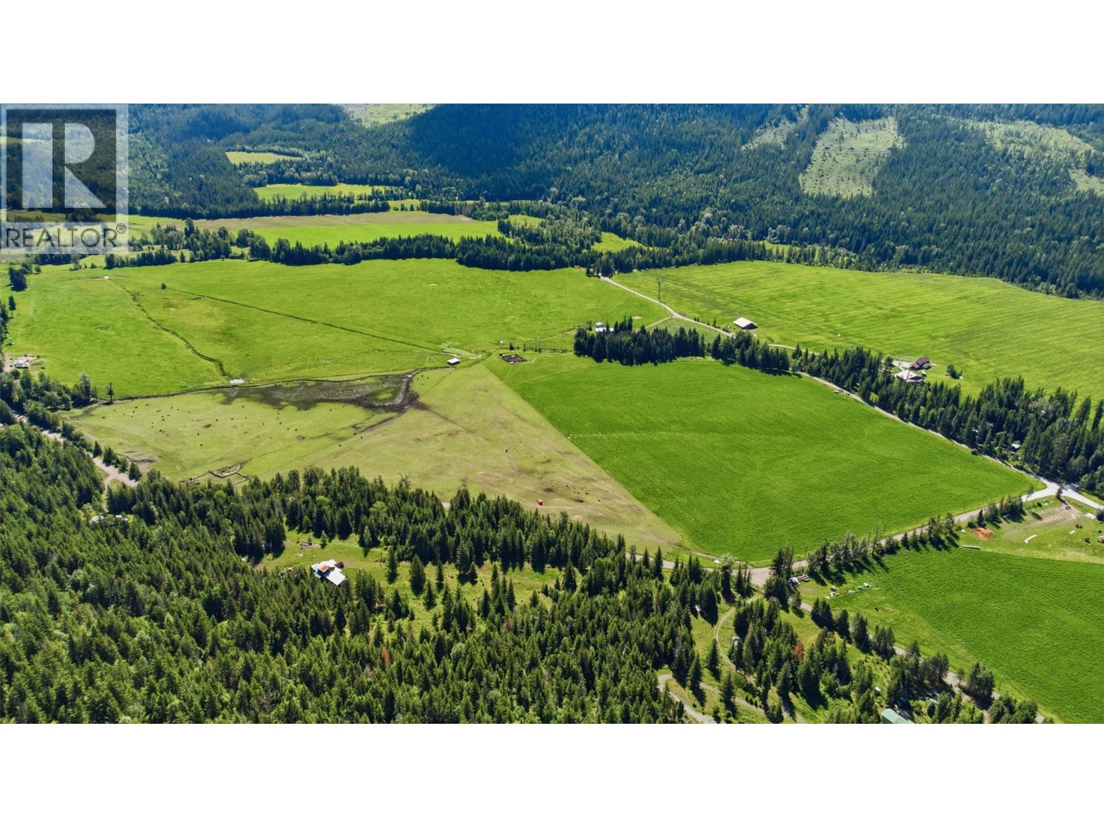 33 Lang Road, Cherryville, British Columbia  V0E 2G3 - Photo 6 - 10391252