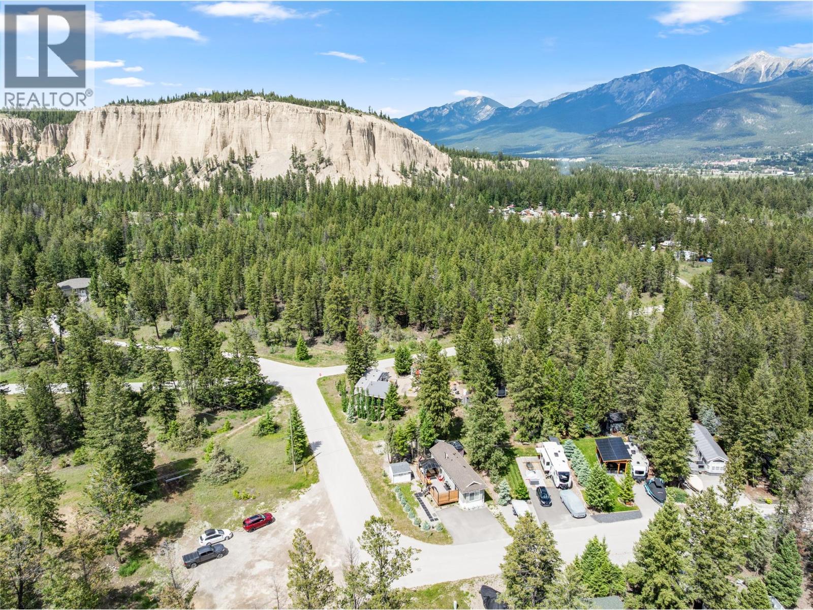 5478 93/95 Highway Unit# 3, Fairmont Hot Springs, British Columbia  V0B 1L2 - Photo 2 - 10391170