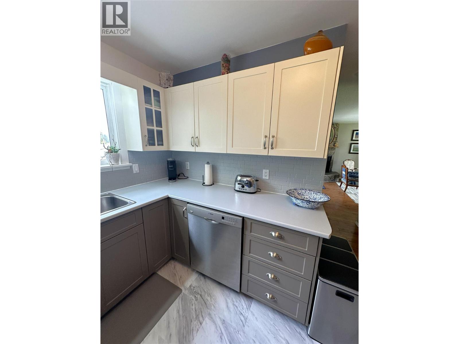 1004 13th  S Street, Cranbrook, British Columbia  V1C 1X6 - Photo 10 - 10391085