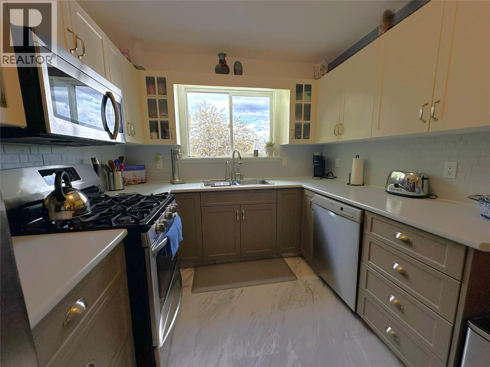 1004 13th  S Street, Cranbrook, British Columbia  V1C 1X6 - Photo 9 - 10391085