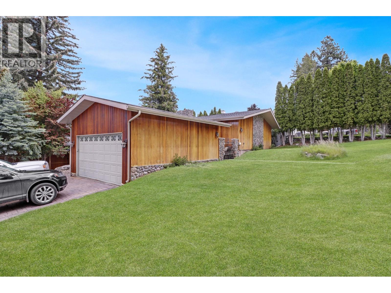 712 17 Avenue, Cranbrook, British Columbia  V1C 3B7 - Photo 3 - 10391136