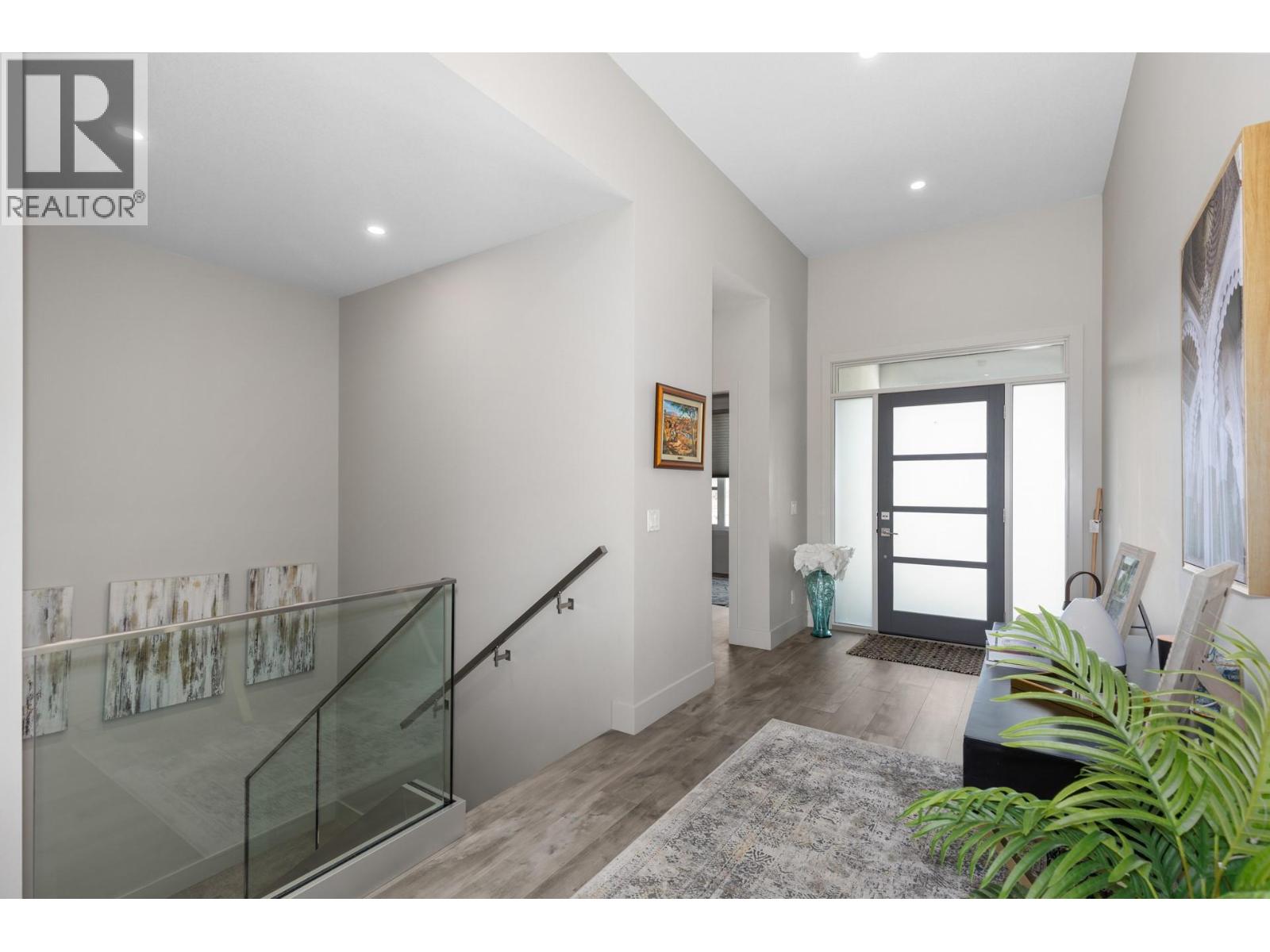 567 Acadia Street, Kelowna, British Columbia  V1V 0A8 - Photo 3 - 10391132