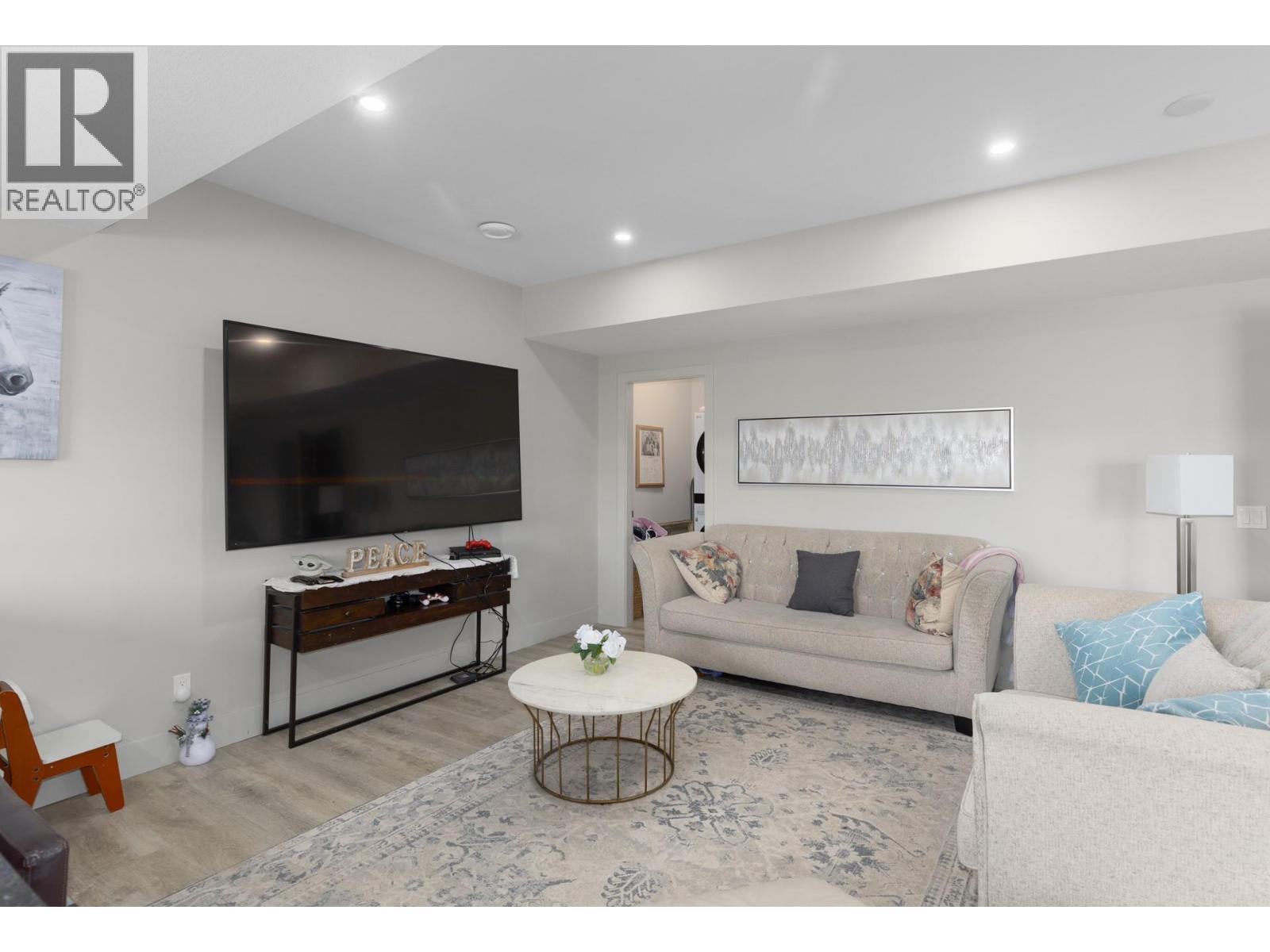 567 Acadia Street, Kelowna, British Columbia  V1V 0A8 - Photo 31 - 10391132