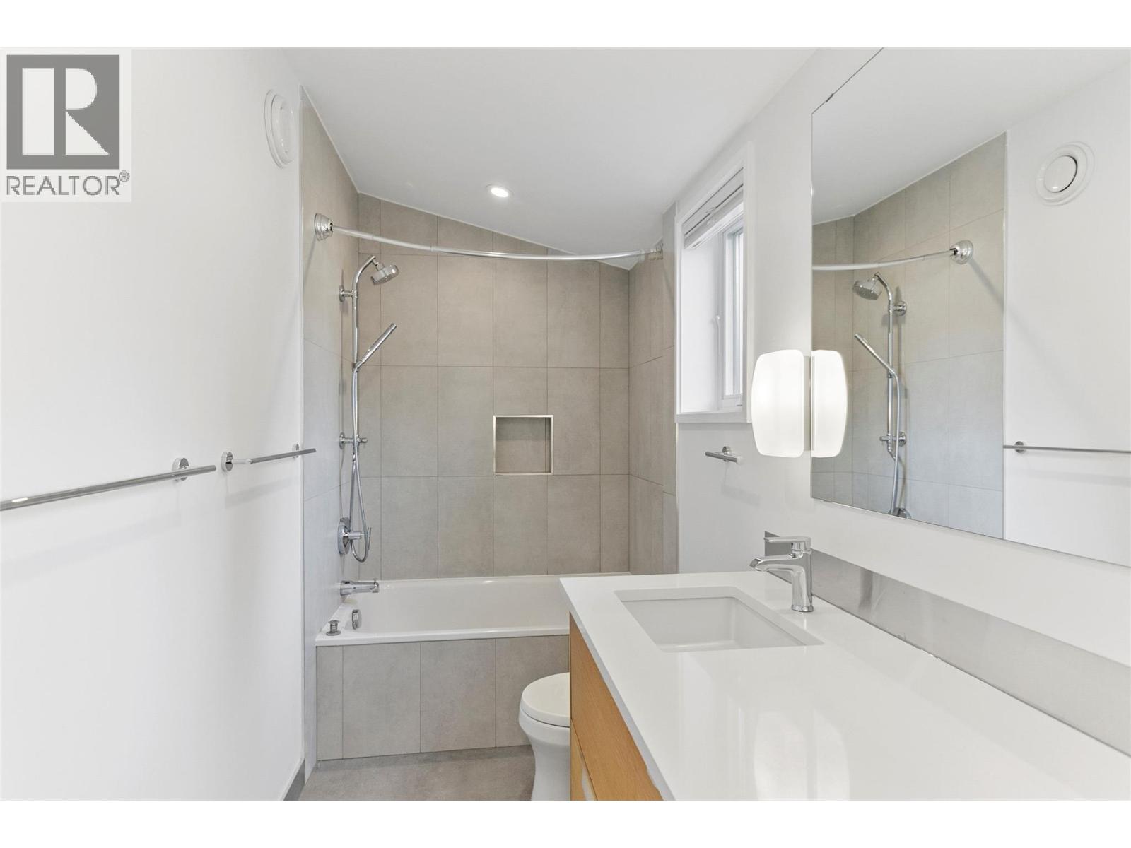 410 Fourth Street W, Revelstoke, British Columbia  V0E 2S0 - Photo 34 - 10390521