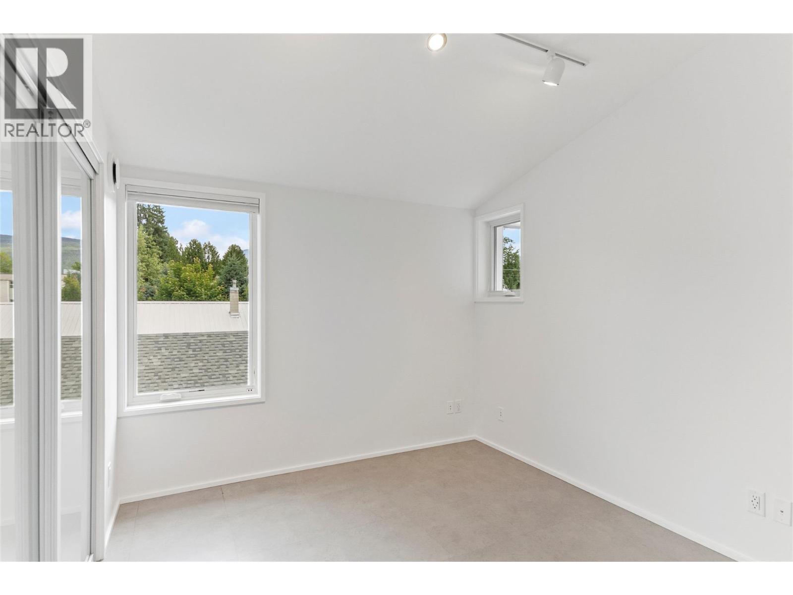 410 Fourth Street W, Revelstoke, British Columbia  V0E 2S0 - Photo 35 - 10390521