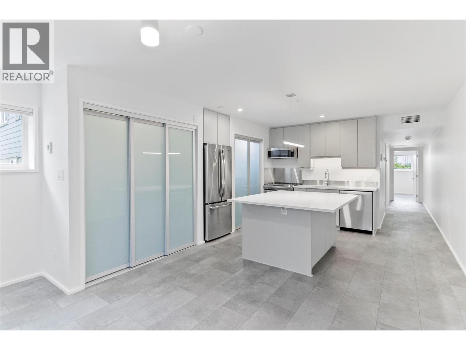410 Fourth Street W, Revelstoke, British Columbia  V0E 2S0 - Photo 41 - 10390521