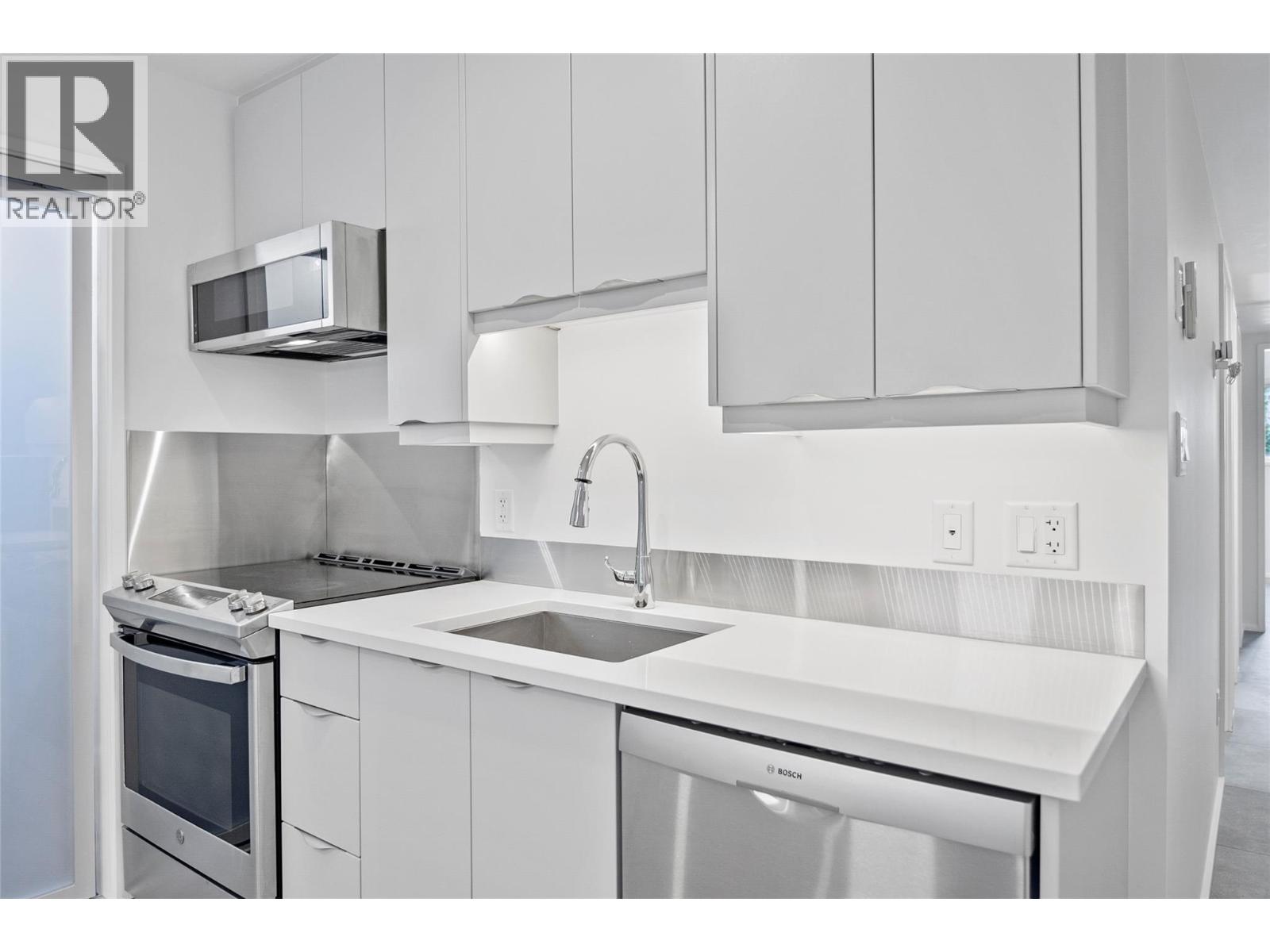 410 Fourth Street W, Revelstoke, British Columbia  V0E 2S0 - Photo 45 - 10390521