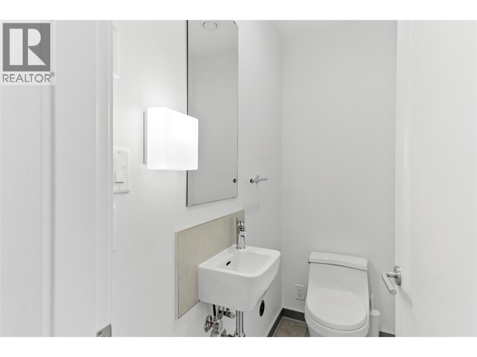 410 Fourth Street W, Revelstoke, British Columbia  V0E 2S0 - Photo 48 - 10390521