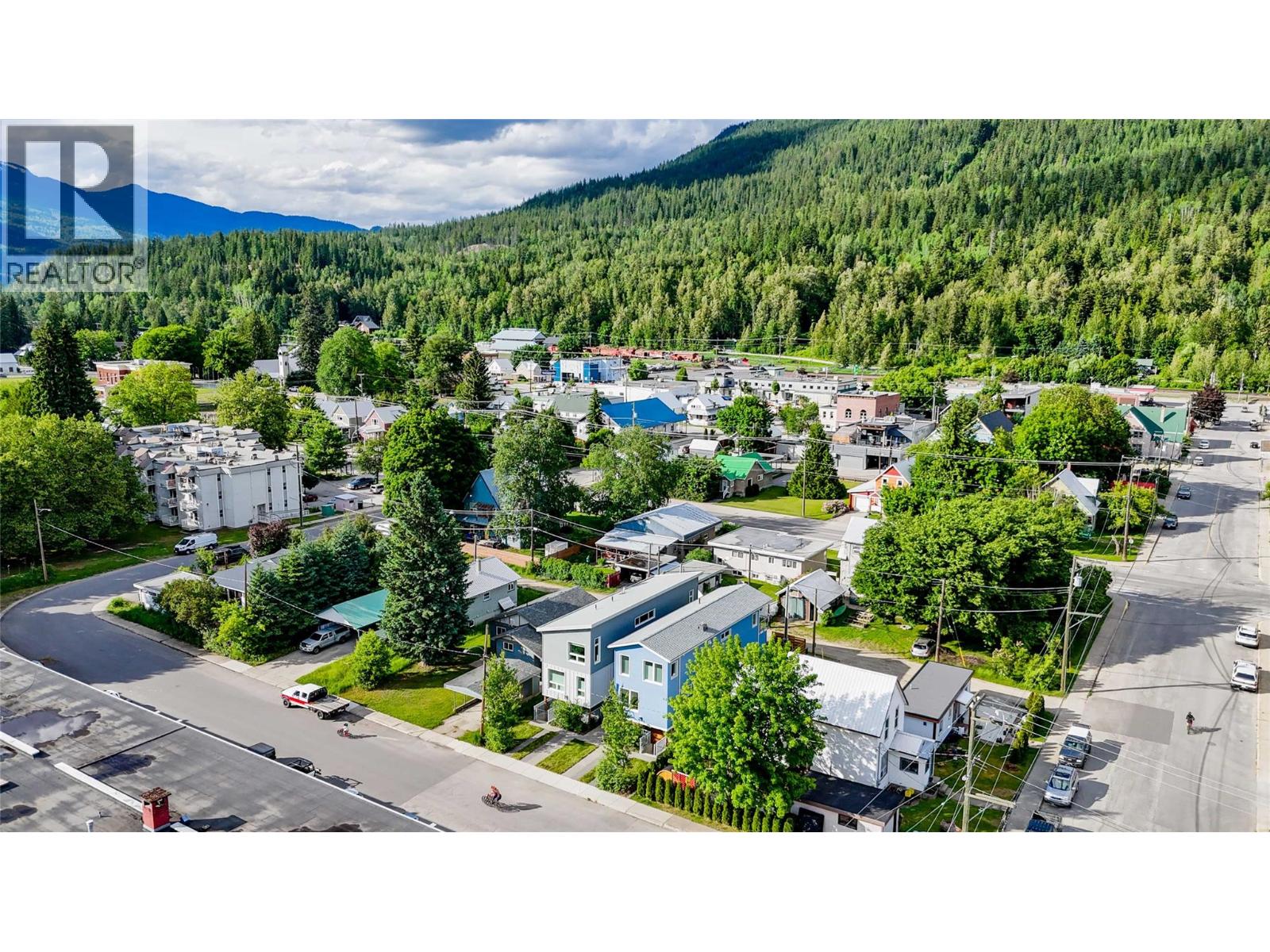410 Fourth Street W, Revelstoke, British Columbia  V0E 2S0 - Photo 68 - 10390521