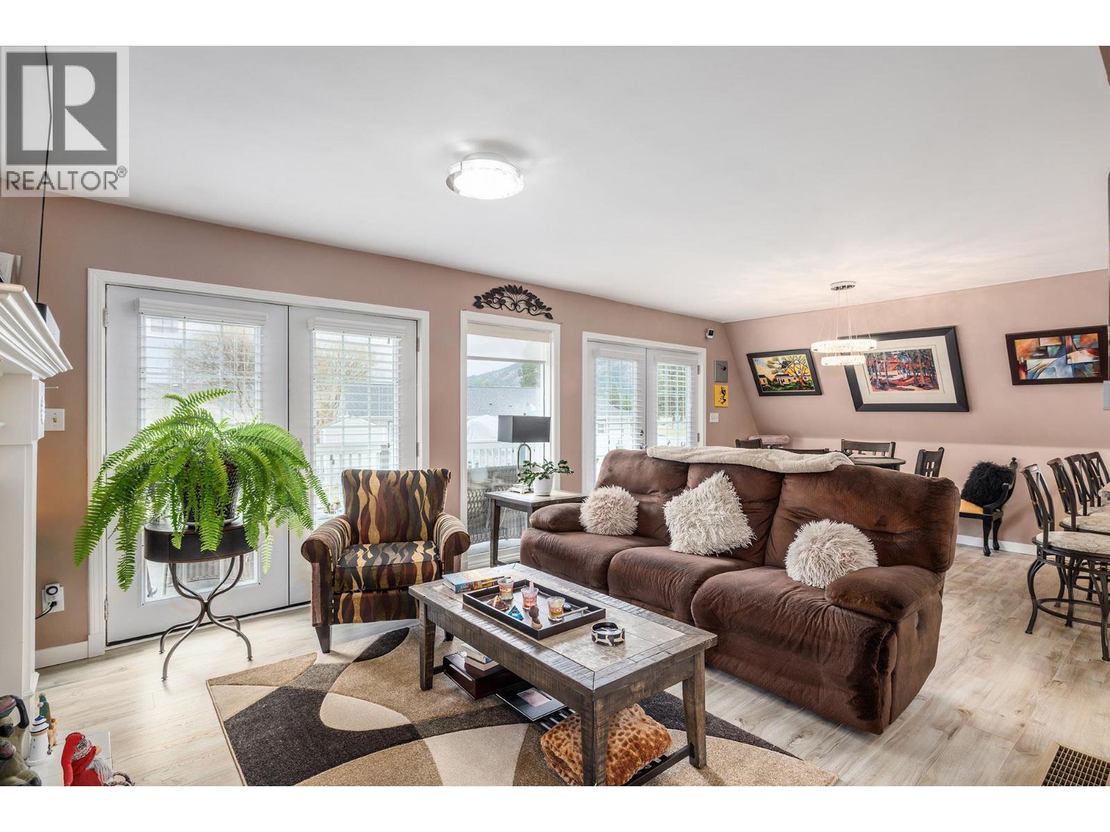 682 Cougar Street, Vernon, British Columbia  V1H 2A1 - Photo 3 - 10391265