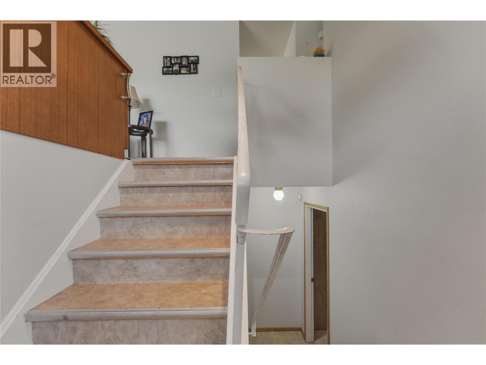 4300 16 Avenue, Vernon, British Columbia  V1T 6P4 - Photo 3 - 10389351