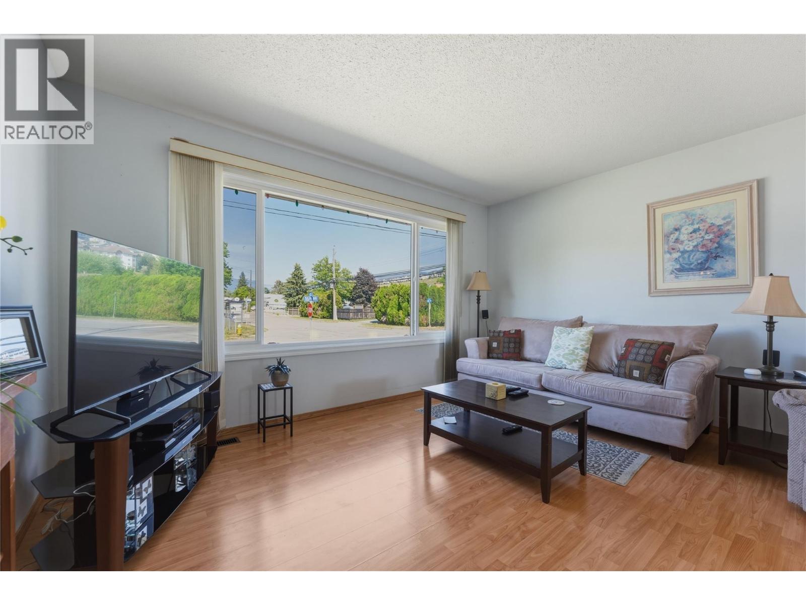 4300 16 Avenue, Vernon, British Columbia  V1T 6P4 - Photo 5 - 10389351