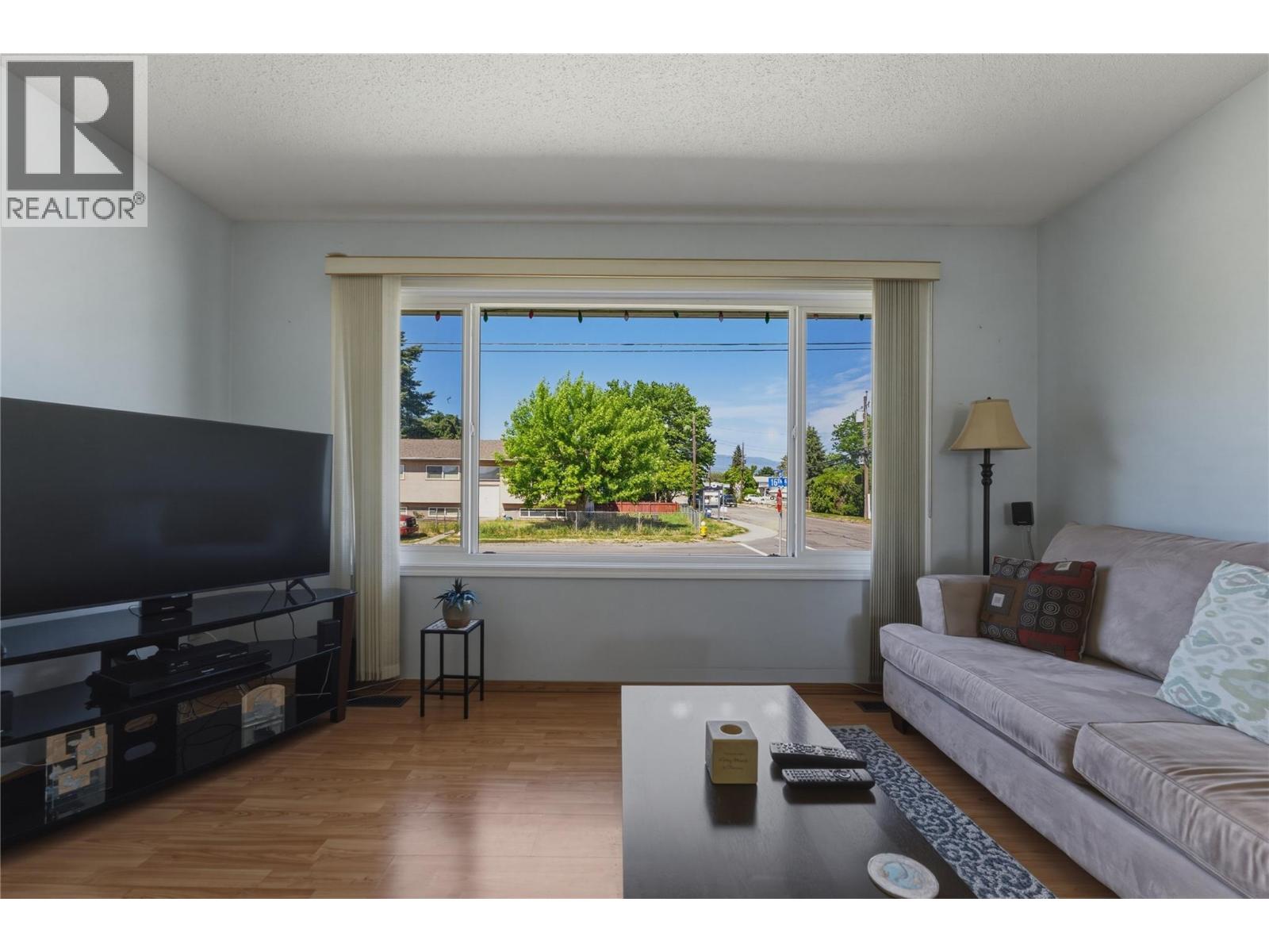 4300 16 Avenue, Vernon, British Columbia  V1T 6P4 - Photo 6 - 10389351