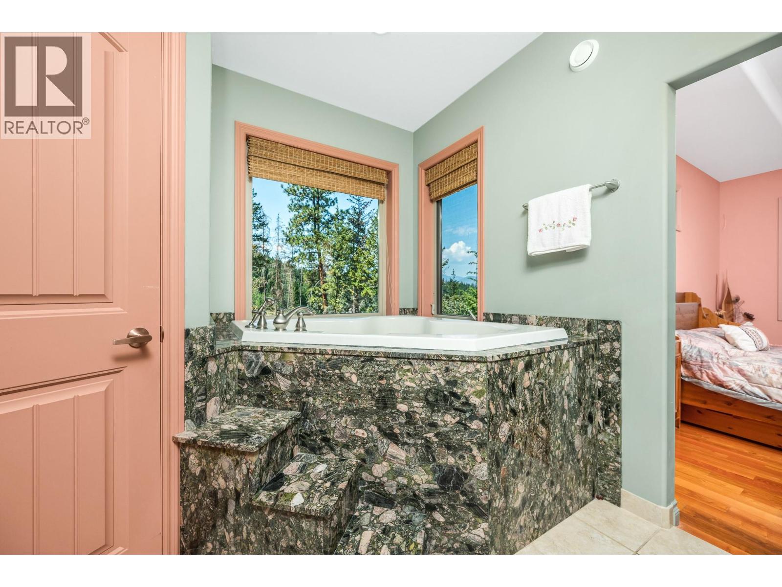 9265 Kokanee Road, Vernon, British Columbia  V1H 1K4 - Photo 26 - 10391219