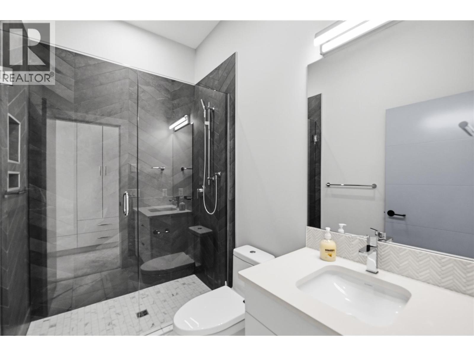 1106 Syer Road, Penticton, British Columbia  V2A 9G4 - Photo 19 - 10391180