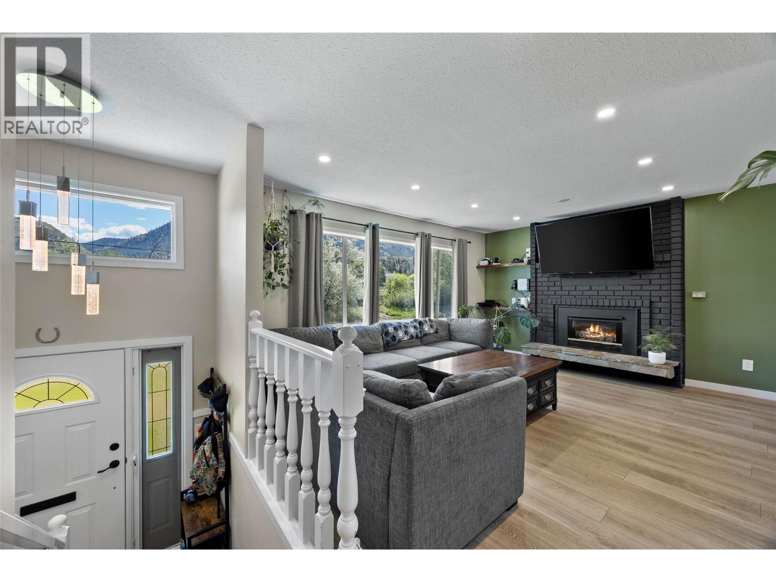 5376 Kipp Road, Kamloops, British Columbia  V2C 6H7 - Photo 4 - 10390480