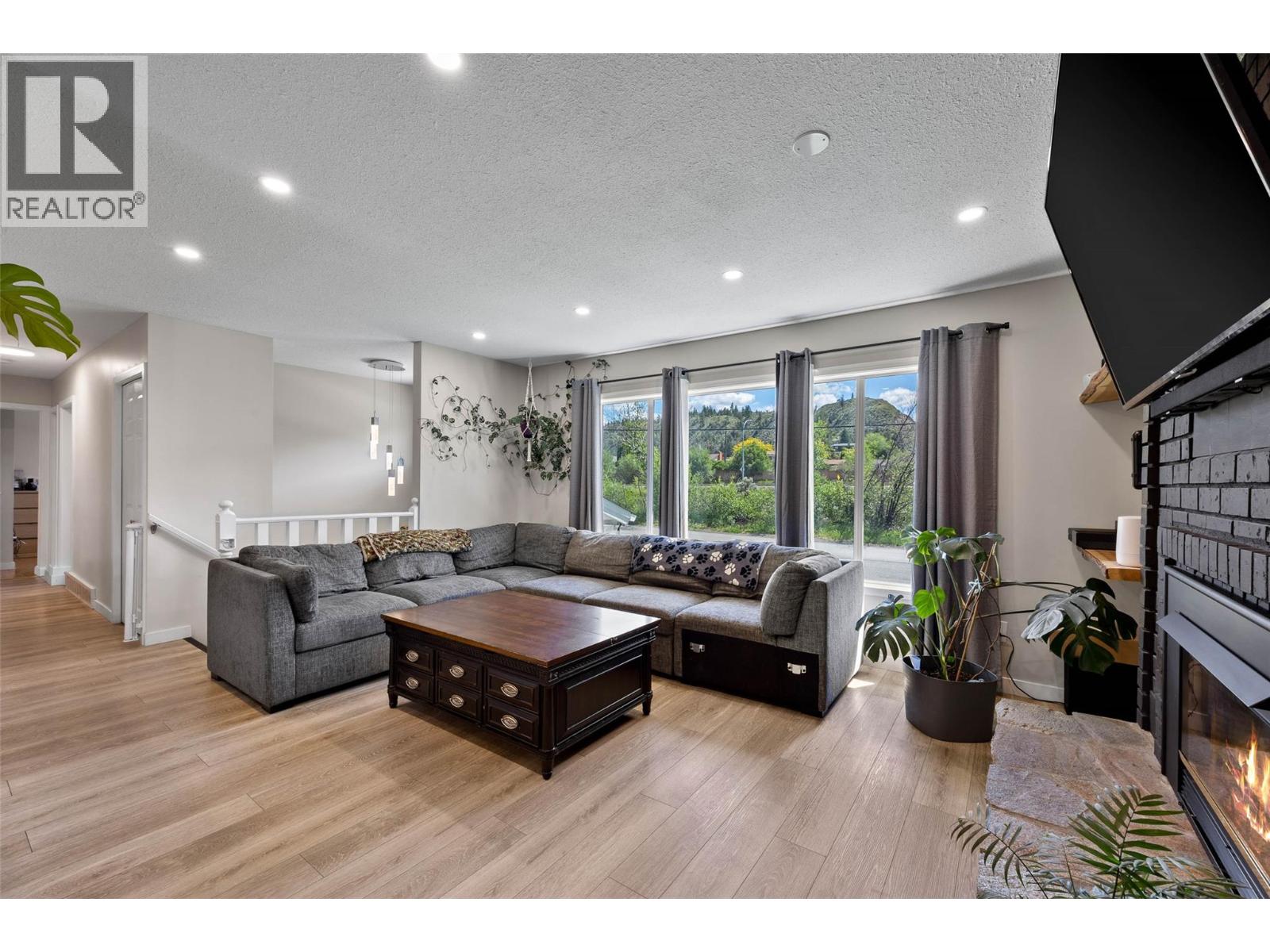 5376 Kipp Road, Kamloops, British Columbia  V2C 6H7 - Photo 6 - 10390480