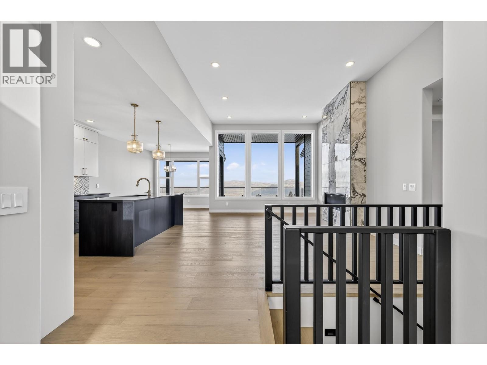 2138 Linfield Drive, Kamloops, British Columbia  V1S 0G3 - Photo 3 - 10391302