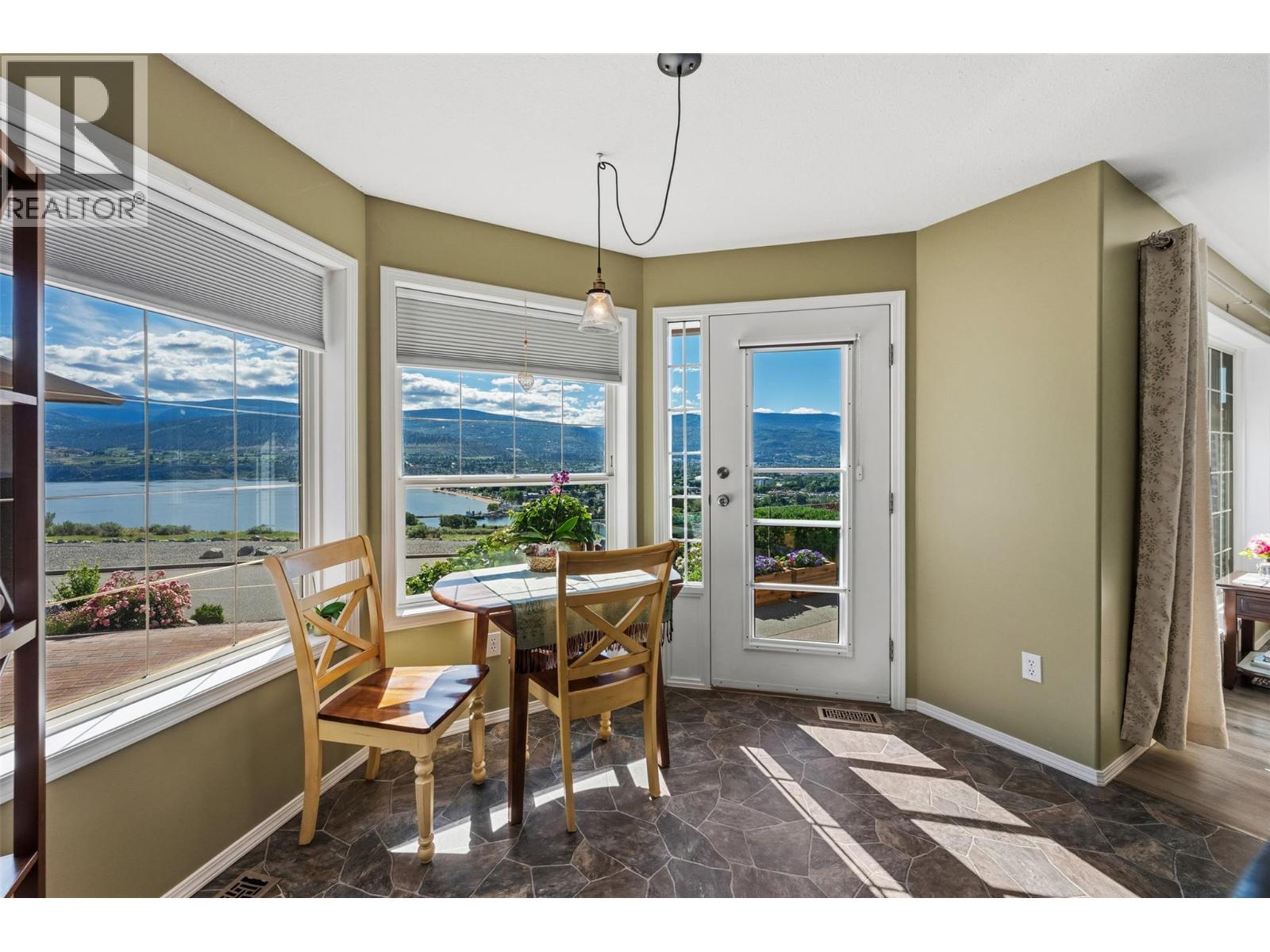 422 Ridge Road, Penticton, British Columbia  V2A 8N7 - Photo 10 - 10391267