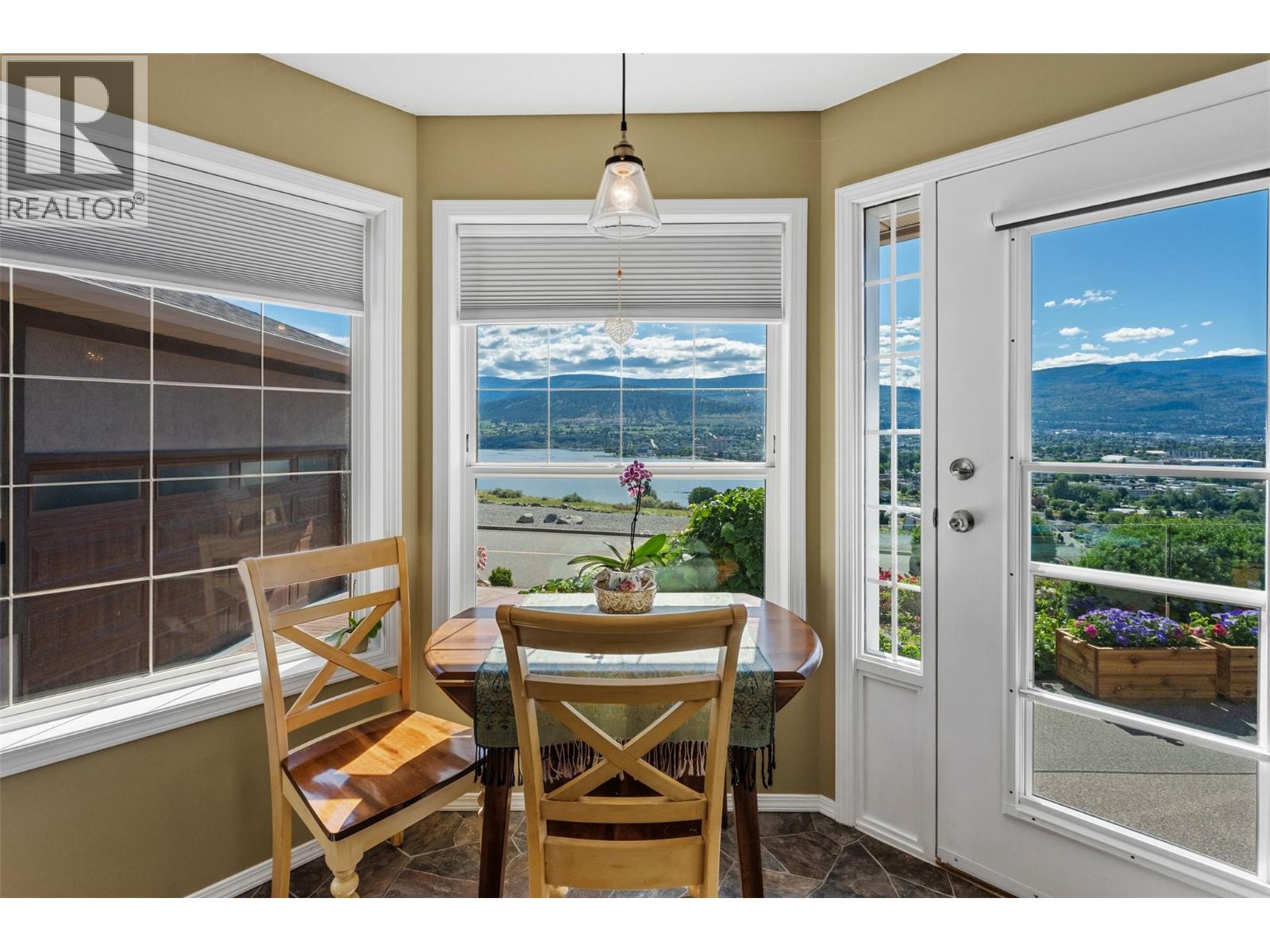 422 Ridge Road, Penticton, British Columbia  V2A 8N7 - Photo 11 - 10391267