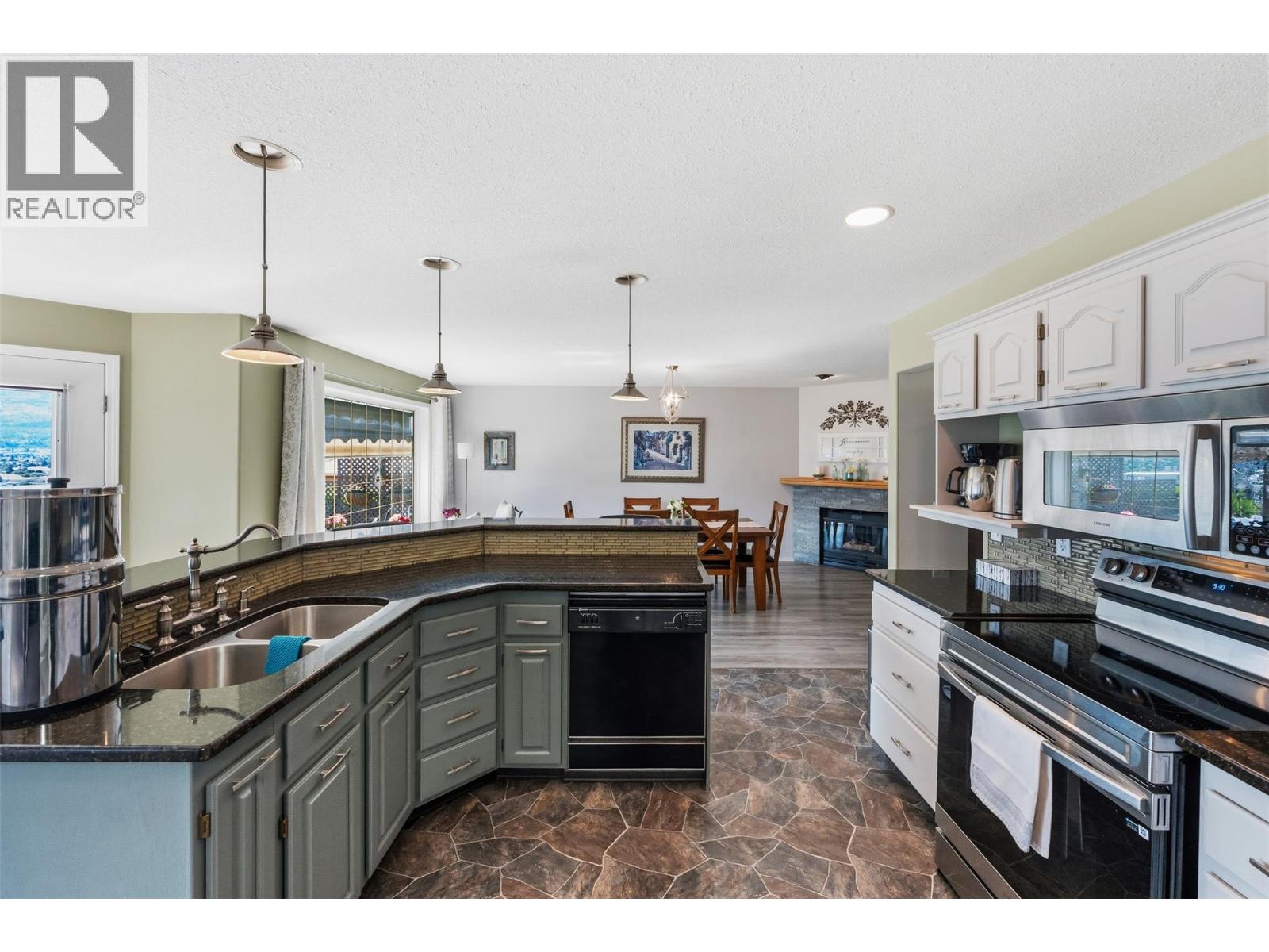 422 Ridge Road, Penticton, British Columbia  V2A 8N7 - Photo 8 - 10391267