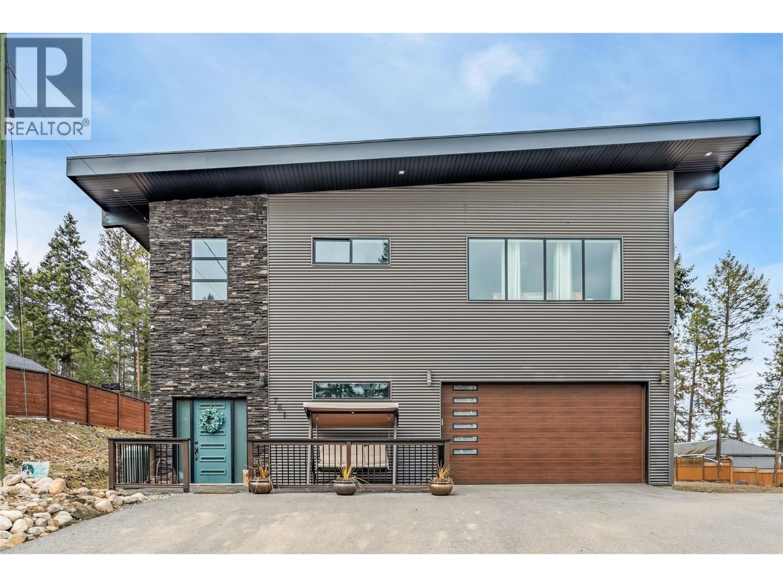 761 Fairbridge Road, Kelowna, British Columbia  V1Z 3W3 - Photo 2 - 10391257