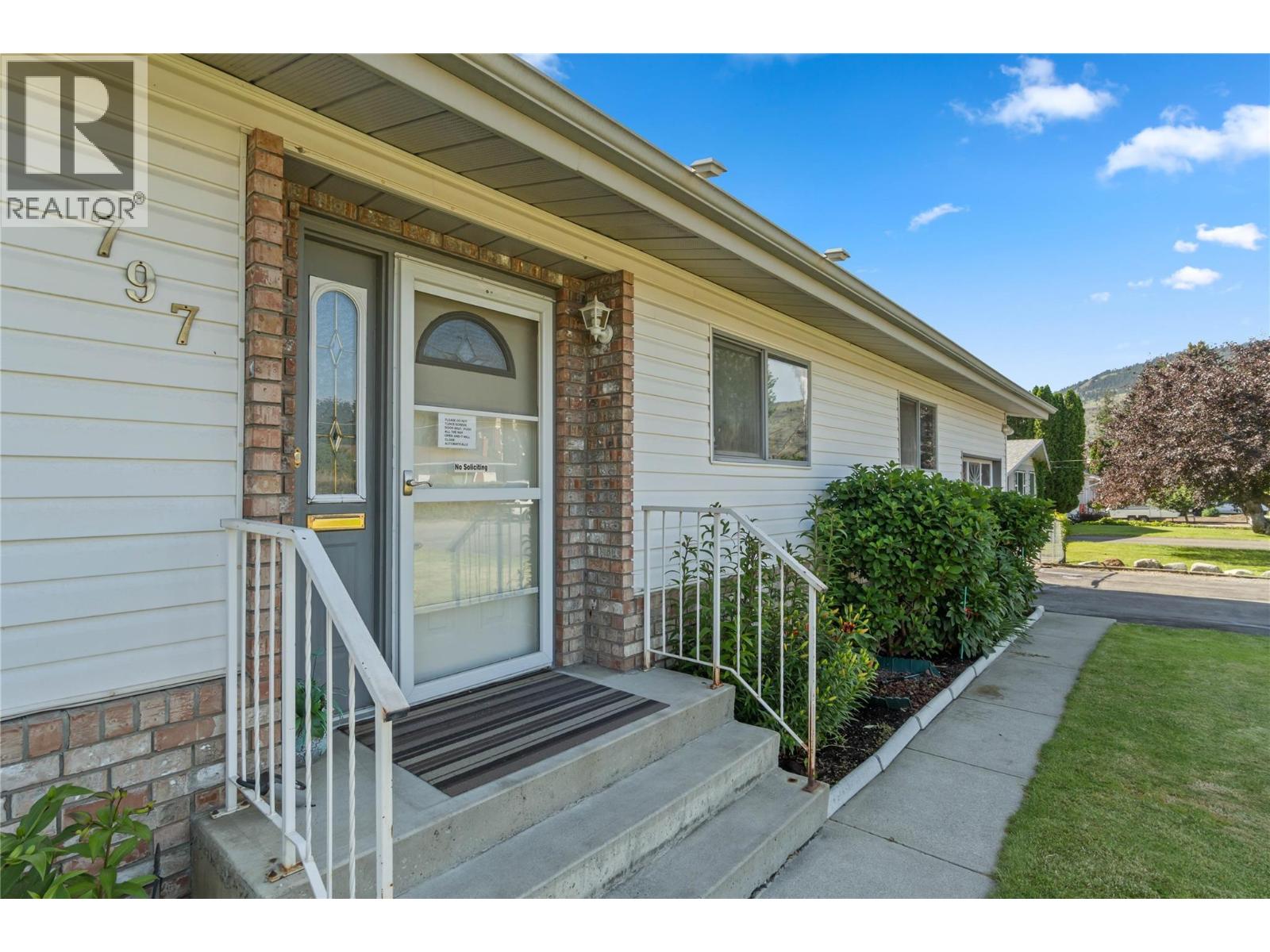 797 Ridgeview Terrace, Kamloops, British Columbia  V2B 4G8 - Photo 4 - 10391235