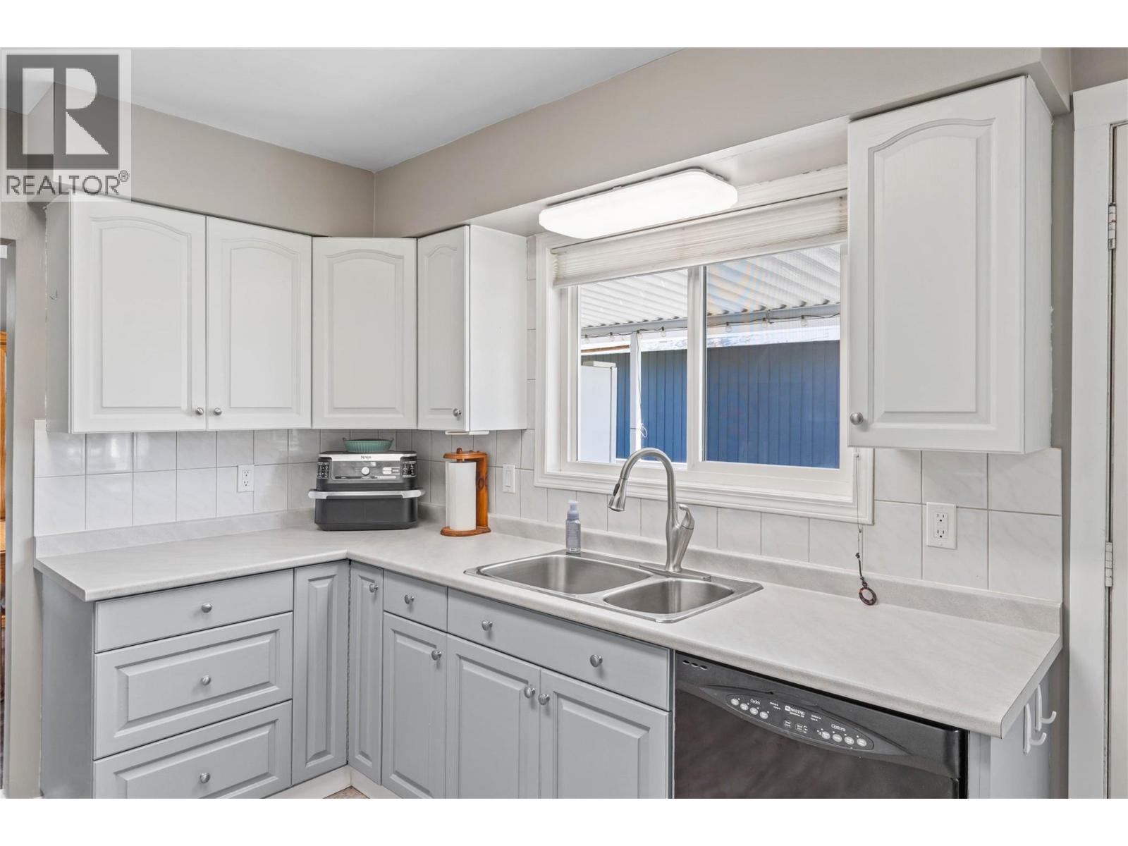 797 Ridgeview Terrace, Kamloops, British Columbia  V2B 4G8 - Photo 6 - 10391235