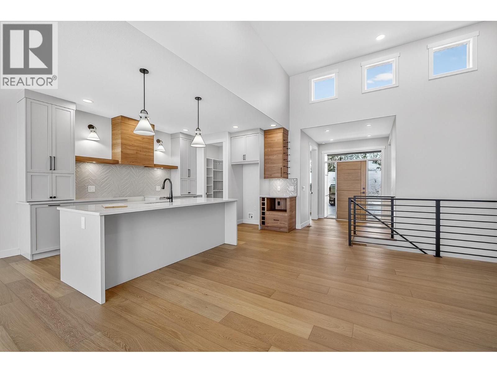 2140 Linfield Drive, Kamloops, British Columbia  V1S 0G3 - Photo 4 - 10391306