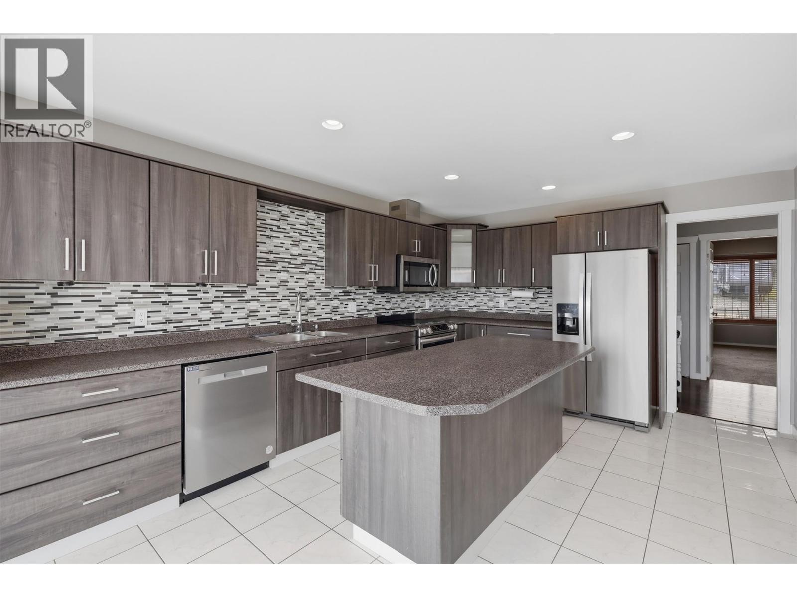 2019 Muirfield Road, Kamloops, British Columbia  V1S 1S6 - Photo 15 - 10391100