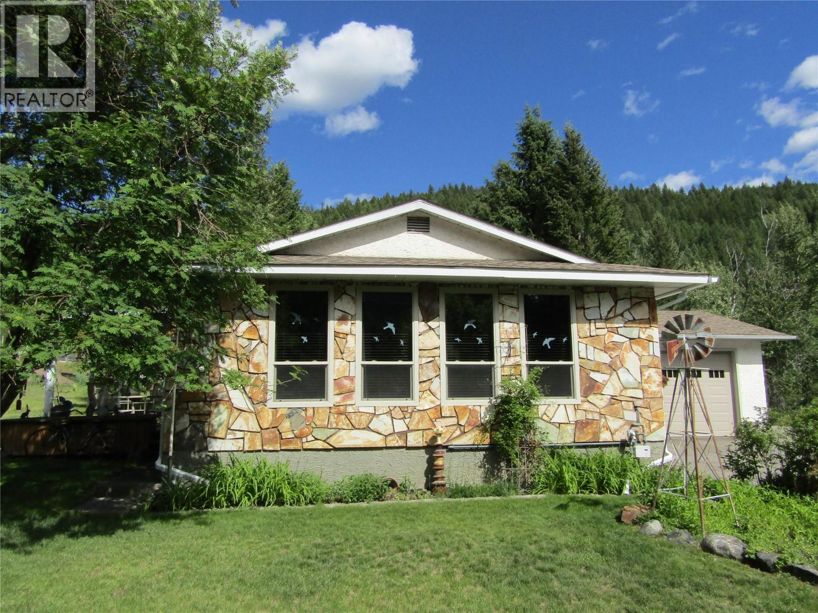 884 Strathmore Avenue, Greenwood, British Columbia  V0H 1J0 - Photo 2 - 10390938