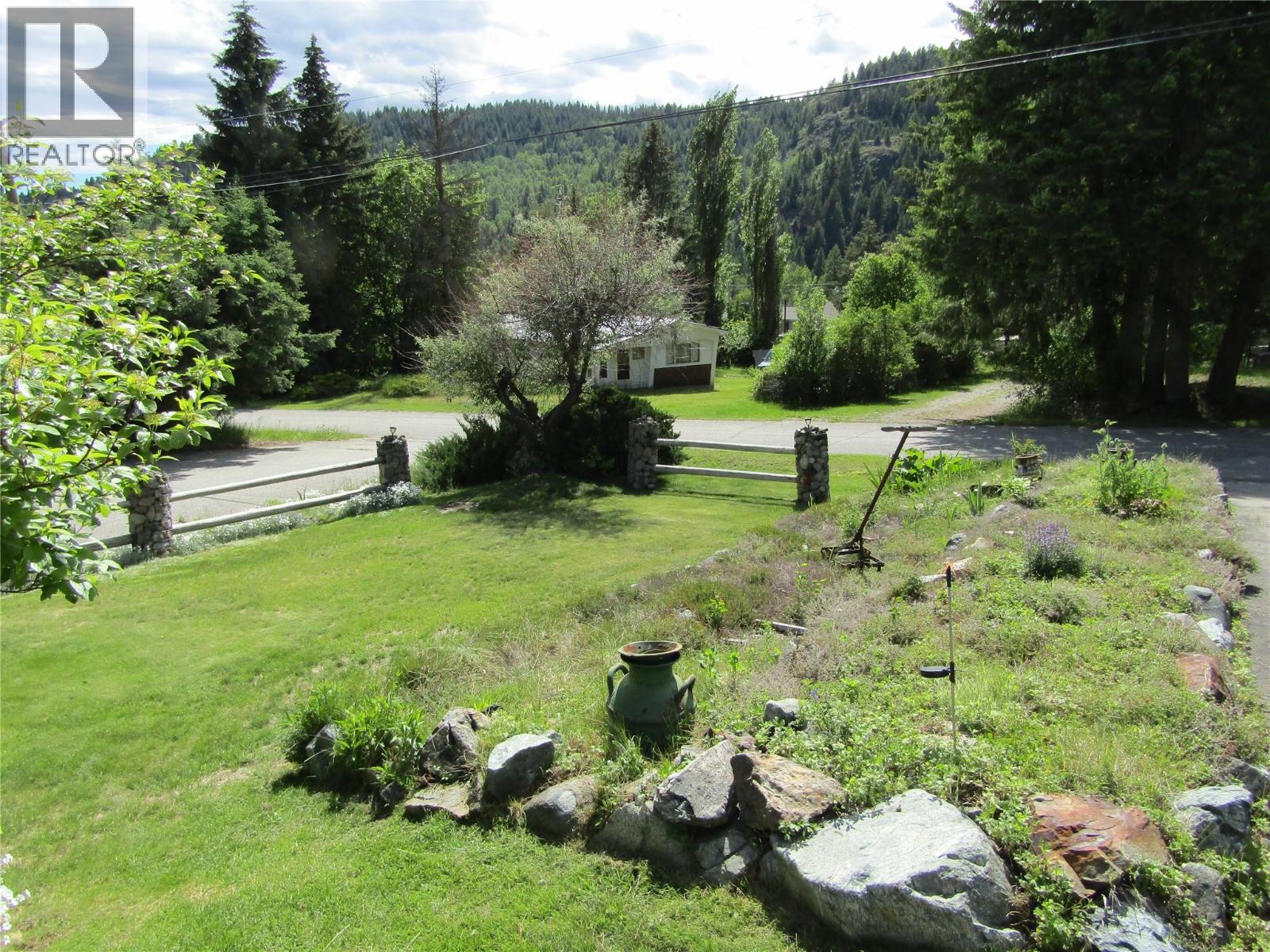 884 Strathmore Avenue, Greenwood, British Columbia  V0H 1J0 - Photo 9 - 10390938