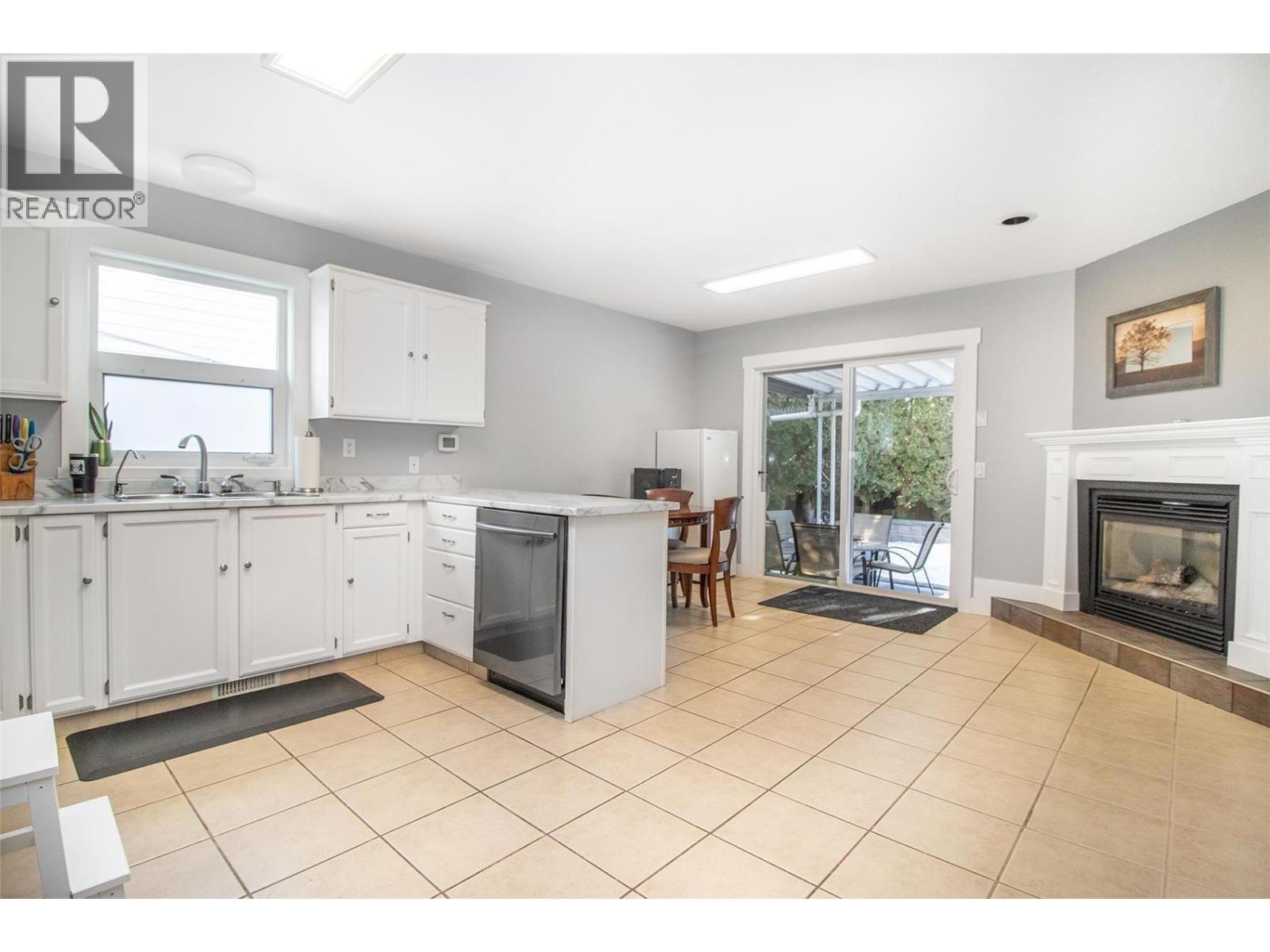 1325 Bothe Road, Kelowna, British Columbia  V1W 3C1 - Photo 4 - 10390414