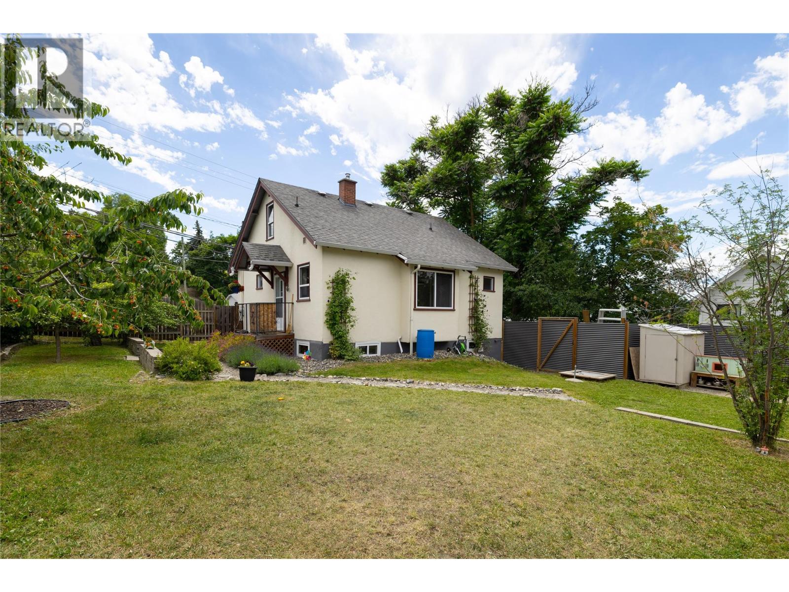 2105 32 Avenue, vernon, British Columbia