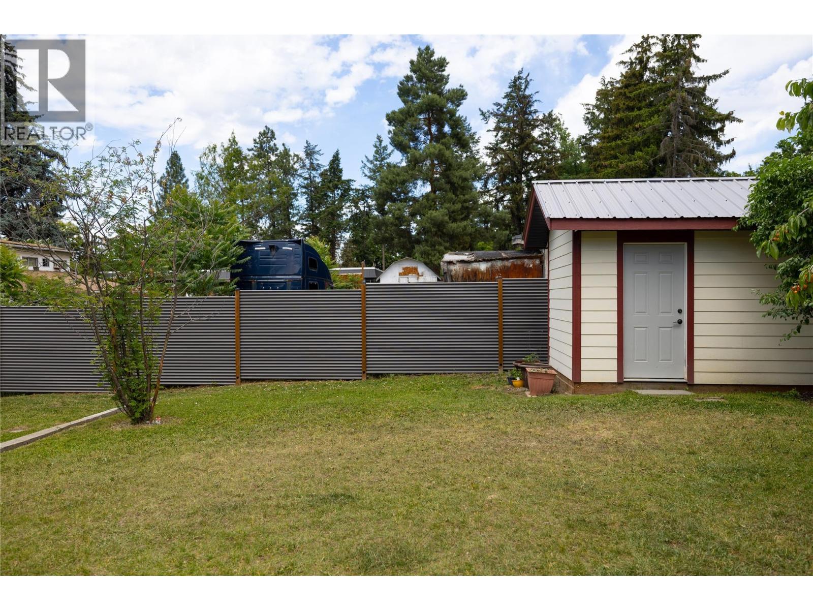 2105 32 Avenue, Vernon, British Columbia  V1T 2K1 - Photo 12 - 10391317