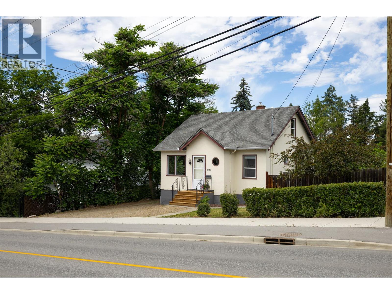 2105 32 Avenue, Vernon, British Columbia  V1T 2K1 - Photo 3 - 10391317