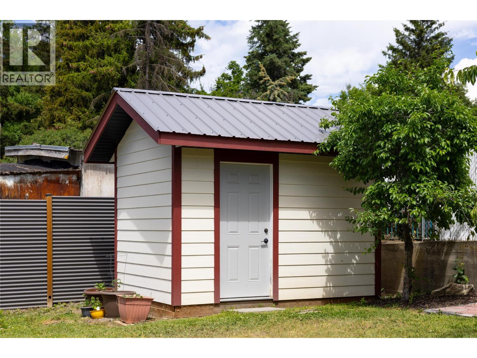 2105 32 Avenue, Vernon, British Columbia  V1T 2K1 - Photo 51 - 10391317