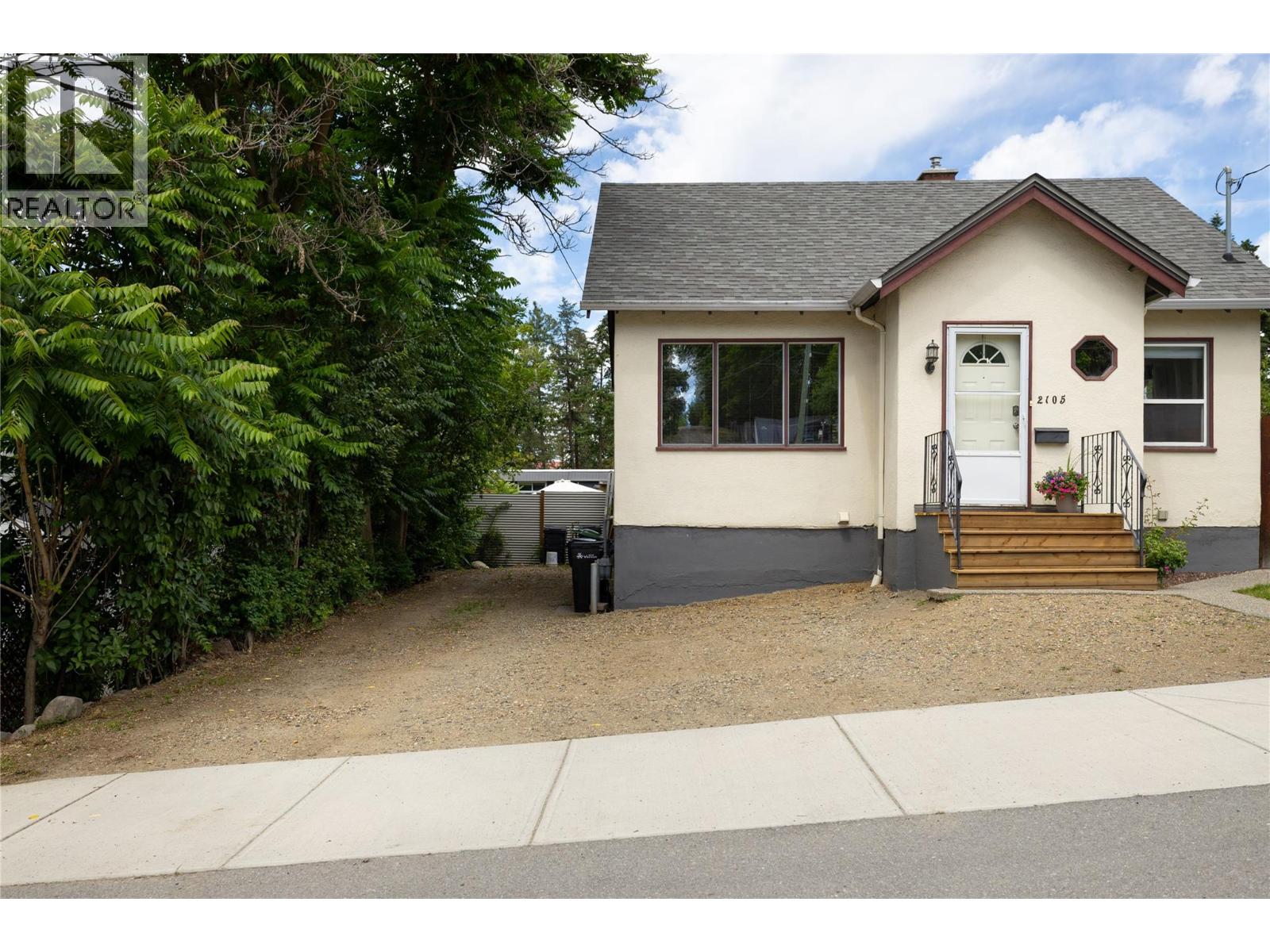 2105 32 Avenue, Vernon, British Columbia  V1T 2K1 - Photo 6 - 10391317