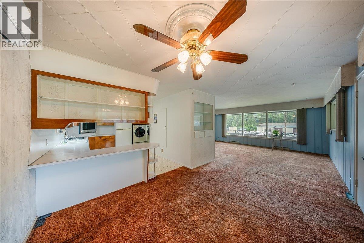 840 Columbia Avenue, Castlegar, British Columbia  V1N 1H2 - Photo 11 - 10391218