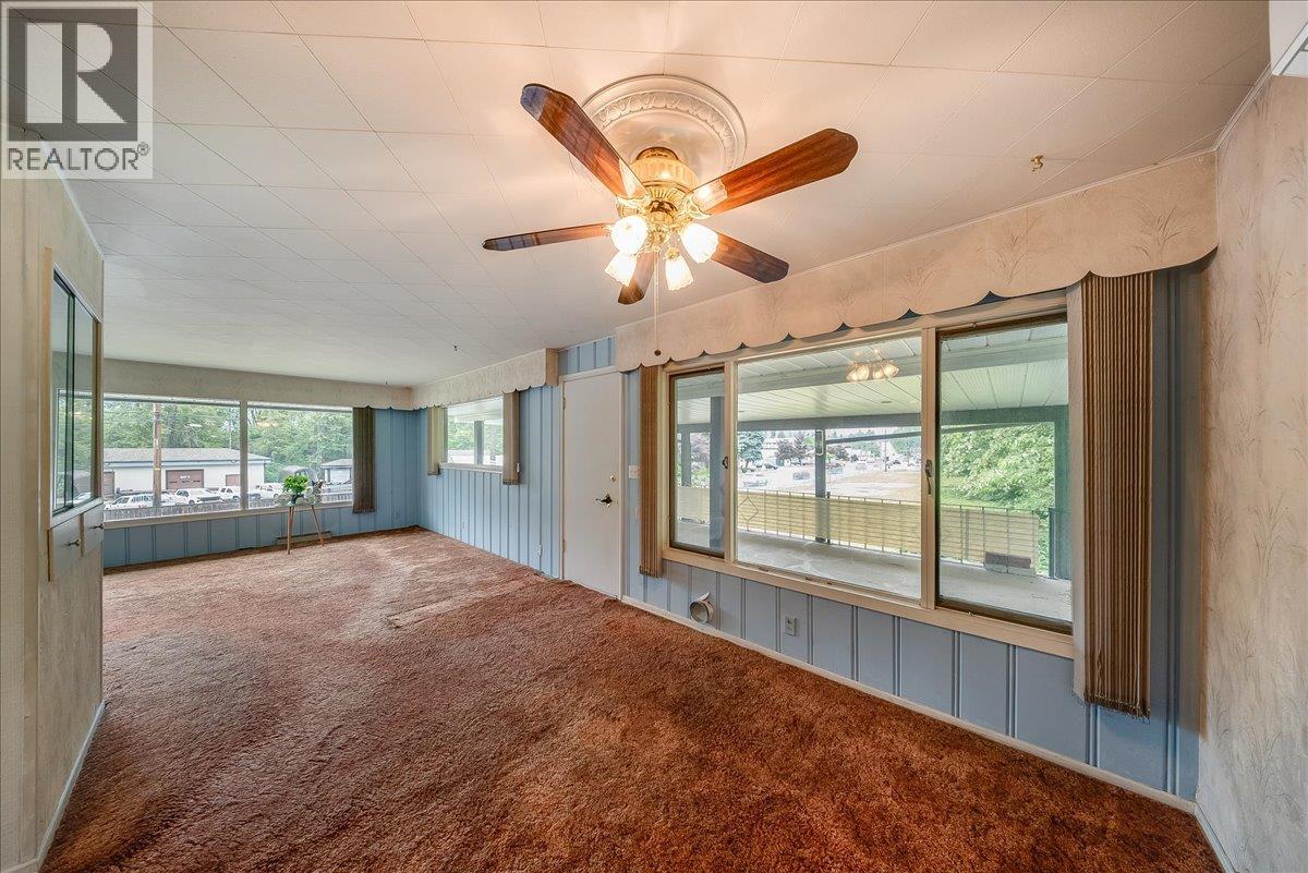 840 Columbia Avenue, Castlegar, British Columbia  V1N 1H2 - Photo 12 - 10391218