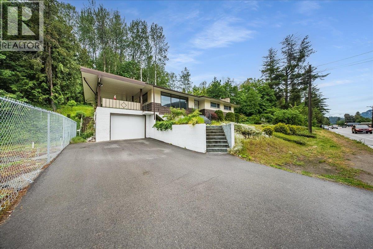 840 Columbia Avenue, Castlegar, British Columbia  V1N 1H2 - Photo 2 - 10391218