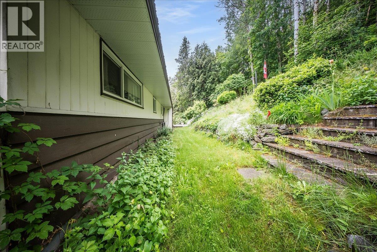 840 Columbia Avenue, Castlegar, British Columbia  V1N 1H2 - Photo 32 - 10391218