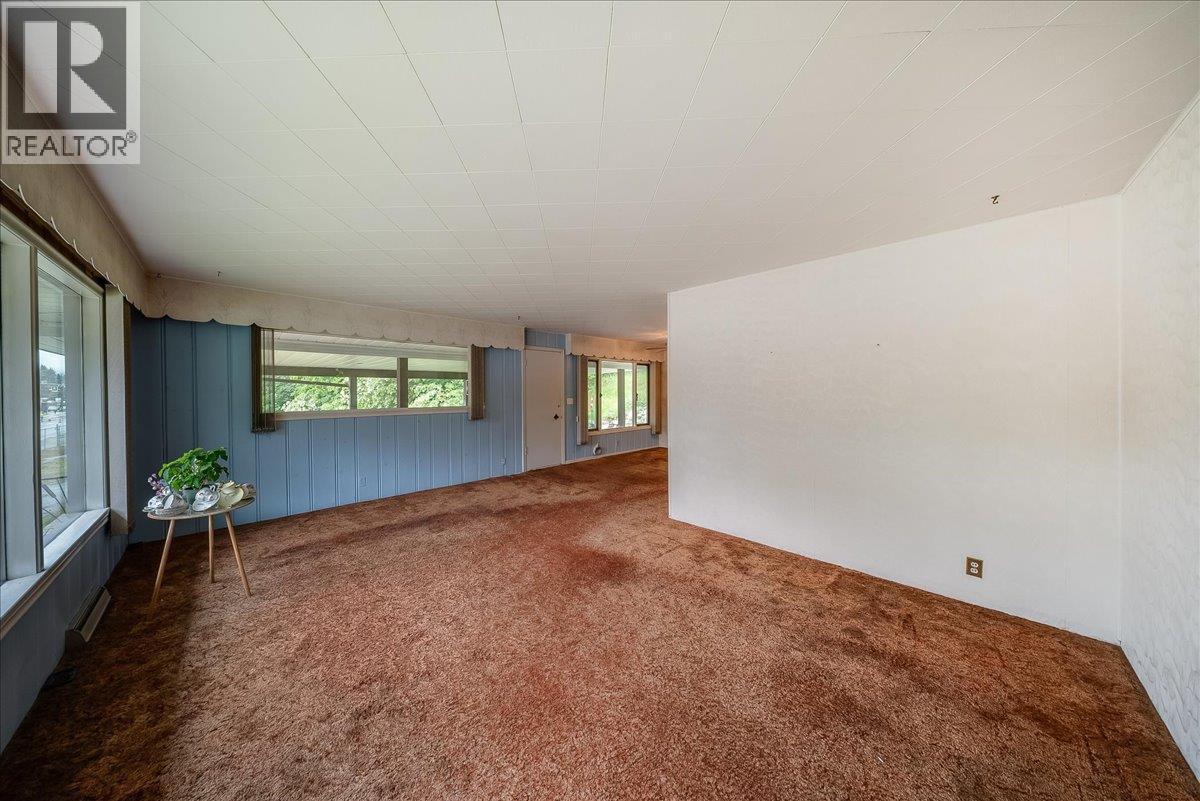 840 Columbia Avenue, Castlegar, British Columbia  V1N 1H2 - Photo 8 - 10391218