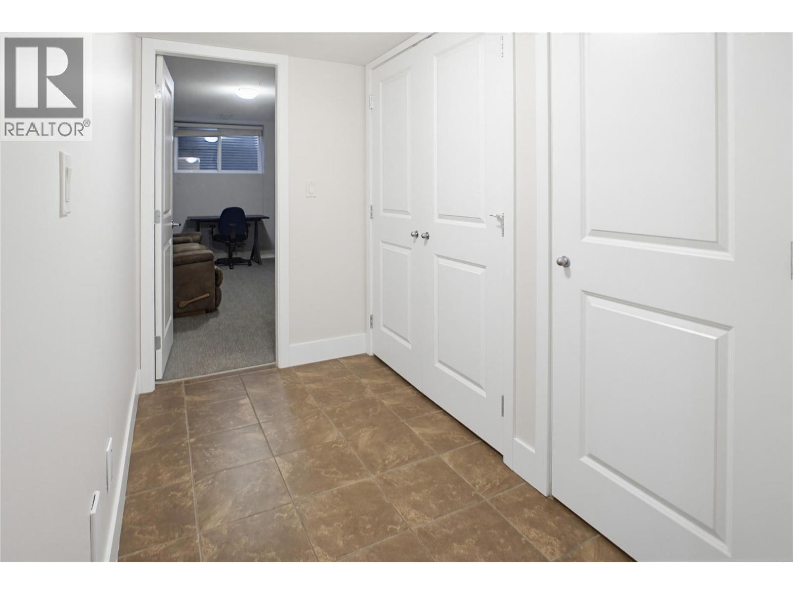 2046 Robson Place Unit# 6, Kamloops, British Columbia  V2E 0A5 - Photo 23 - 10391271