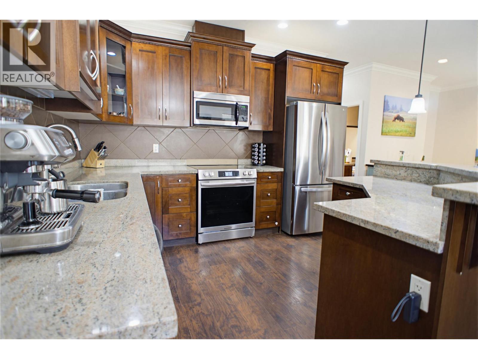 2046 Robson Place Unit# 6, Kamloops, British Columbia  V2E 0A5 - Photo 4 - 10391271