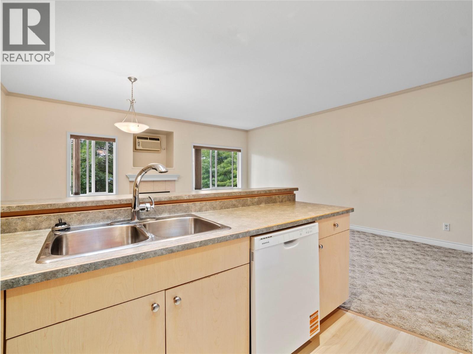 680 Marine Park Drive Ne Unit# 7, Salmon Arm, British Columbia  V1E 3L4 - Photo 4 - 10391127